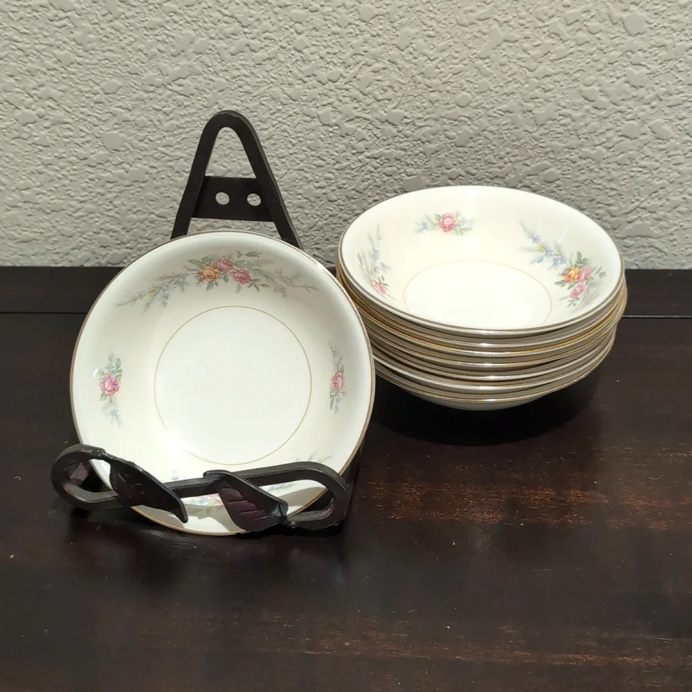 Homer Laughlin set eight